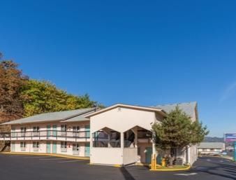 Days By Wyndham Hotel Springfield